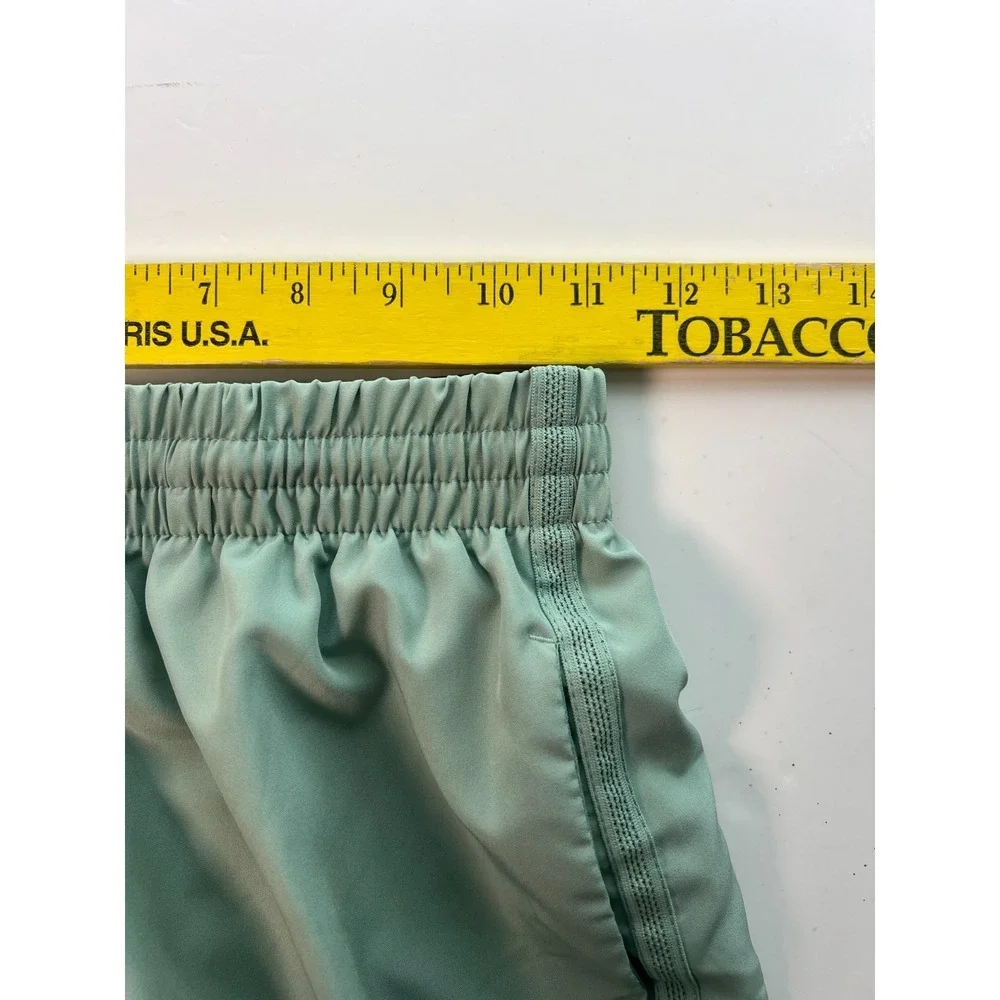 Nike Kids Shorts Size S Small Dr-Fit Green Sports W22 Athletic NWT Ret. $25.  01